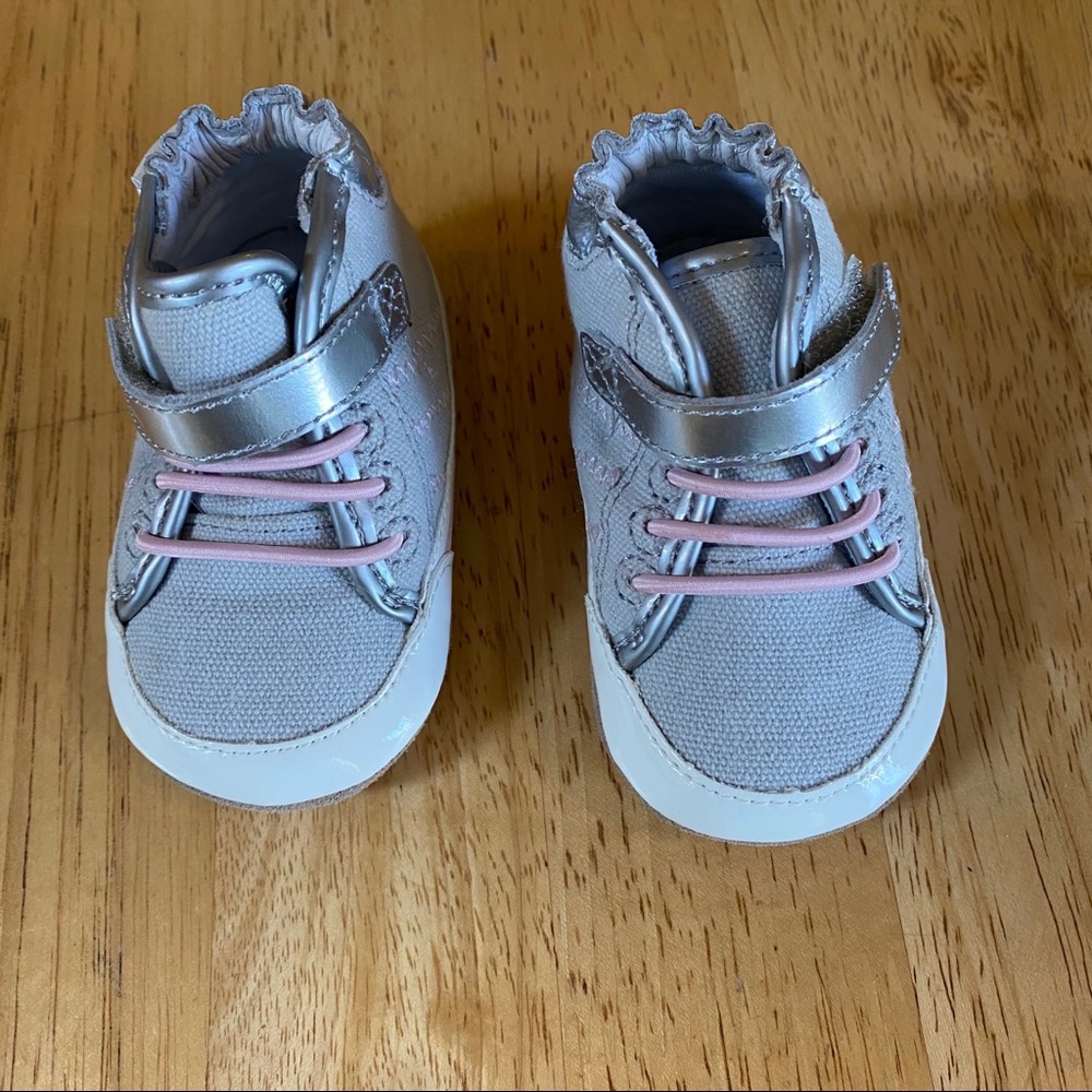 Silver Gray Pink Velcro Robeez Baby Shoes Size 2